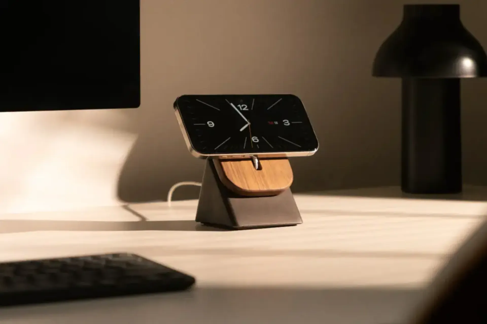 Modhaus Upright Two MagSafe Phone Stand