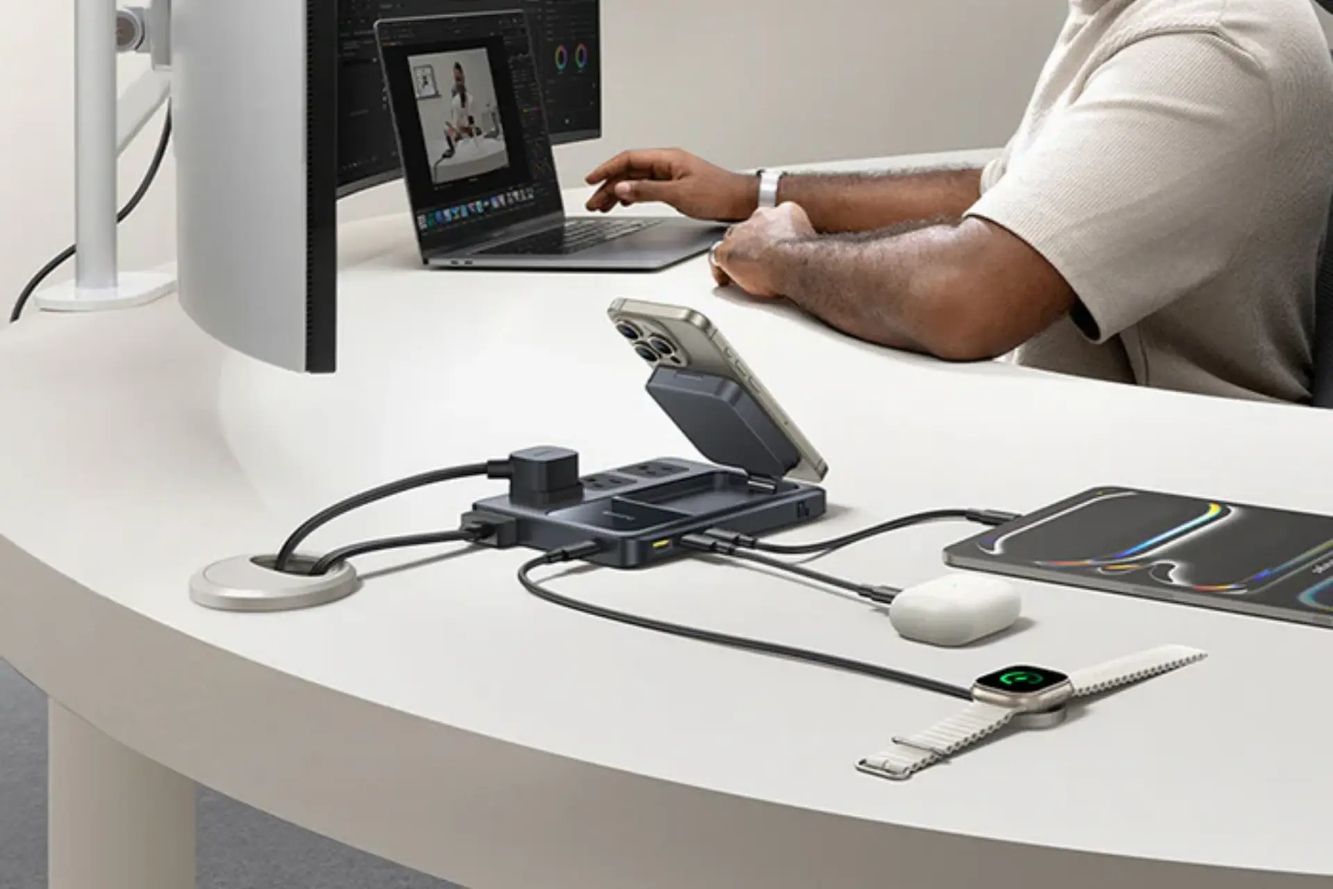 Baseus Nomos 8-in-1 Charging Station