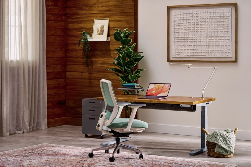 UPLIFT V3 L-shaped standing desk